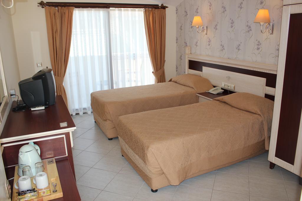 Bonjour Hotel Мармарис Номер фото