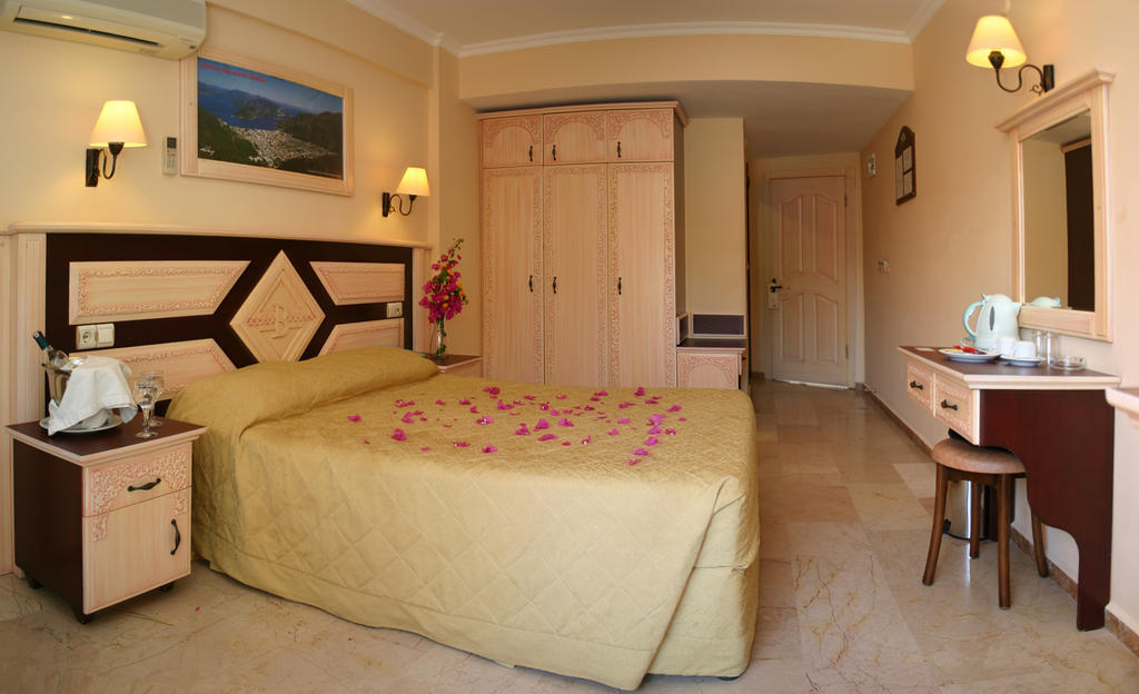 Bonjour Hotel Мармарис Номер фото